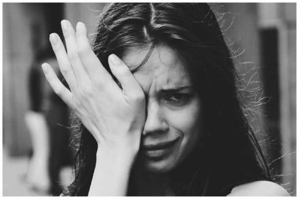 nằm mơ thấy người khác khóc