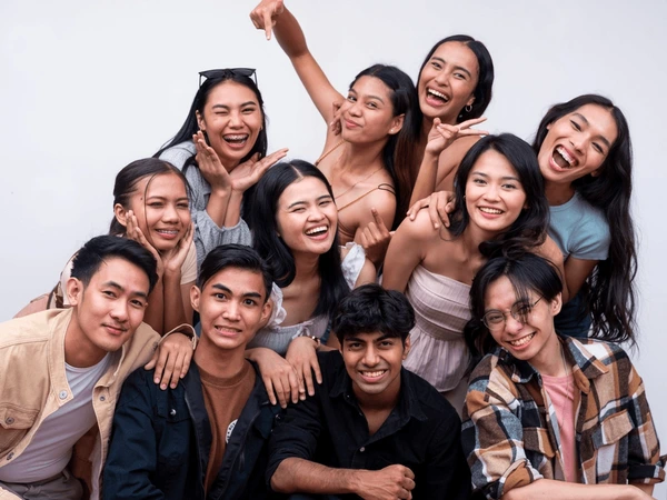 Luận giải giấc mơ thấy nhiều người báo hiệu điều gì?